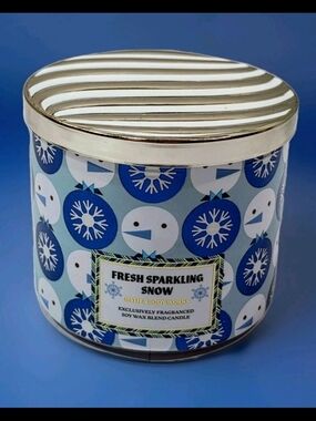 Bath & Body Works-FRESH SPARKLING SNOW-3 Wick Candle NEW 14.5 oz Winter